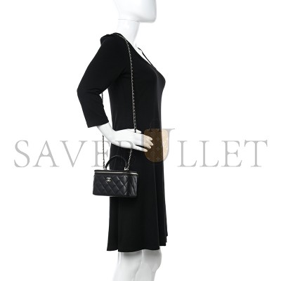 CHANEL MASTER  LAMBSKIN QUILTED SMALL VANITY CASE WITH CHAIN BLACK (17*9*8cm) 
